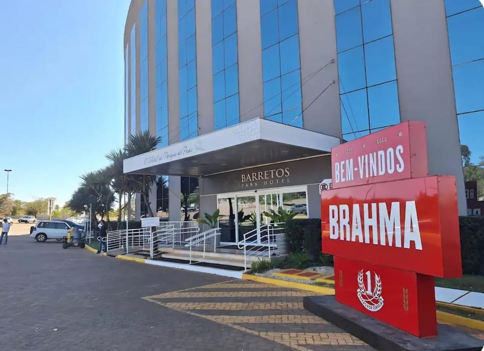 Facade/entrance, Parking