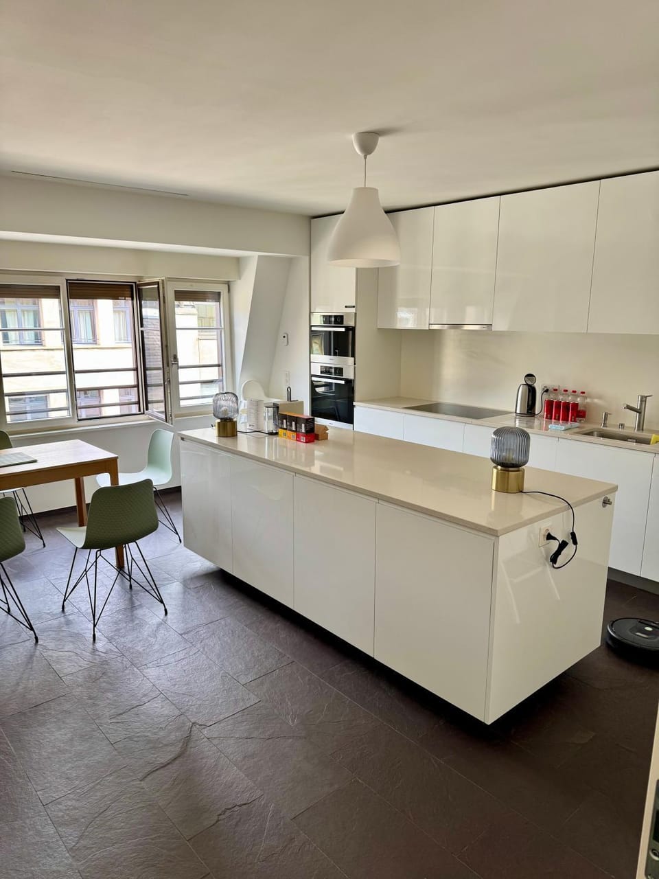 Kitchen or kitchenette, Dining area, stove