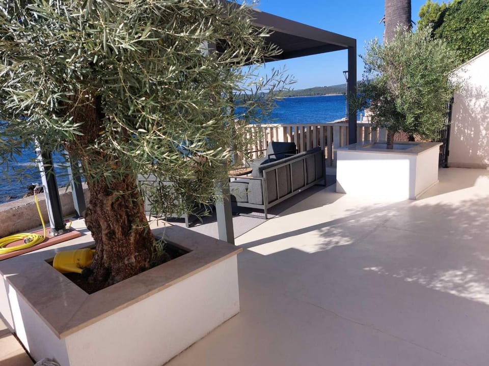 Holiday Home Luna House in Dubrovnik-Neretva County