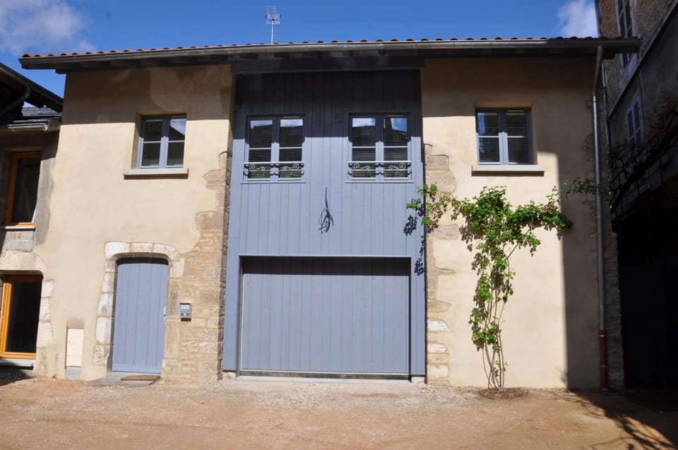 Property building, Facade/entrance