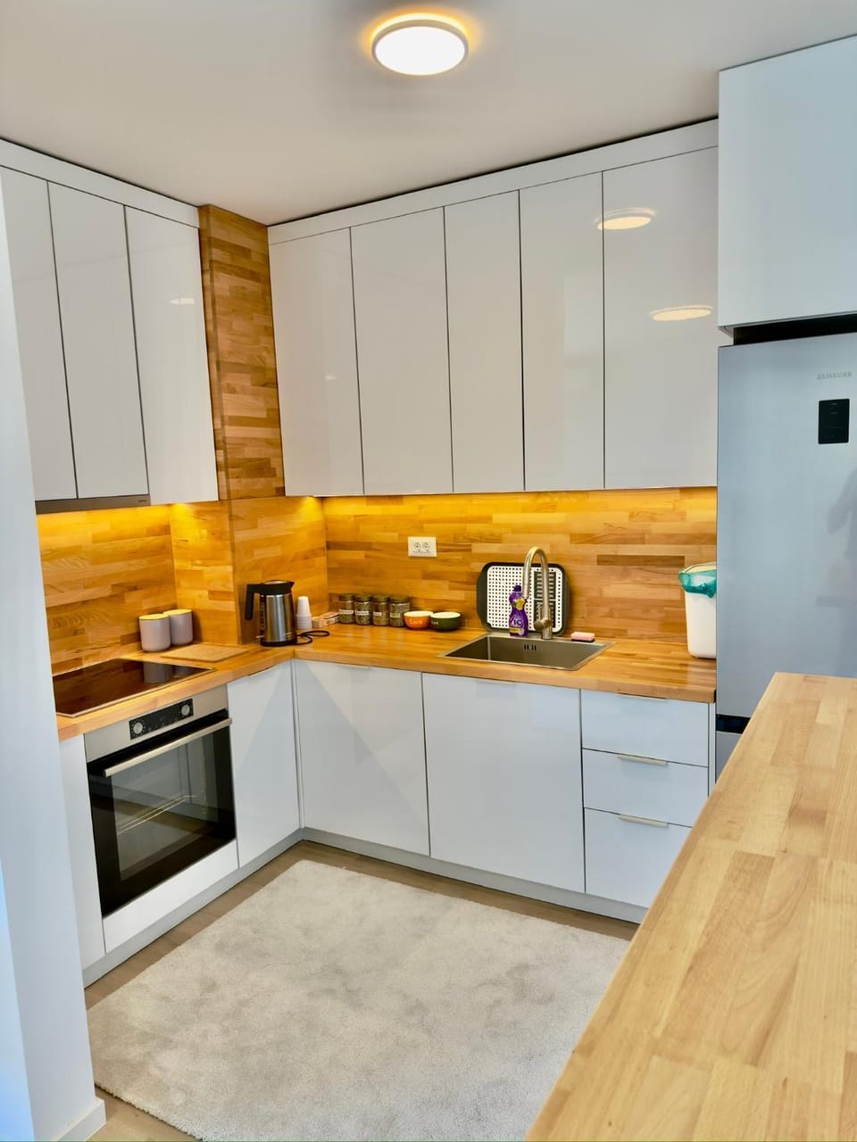 Sunset Dream Apartment -- 2 minutes from the Airport Apartment in Sarajevo
