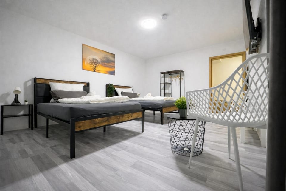 Bed, Photo of the whole room, Bedroom