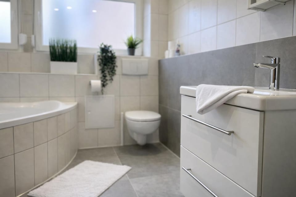 Toilet, Bathroom, Bath, towels