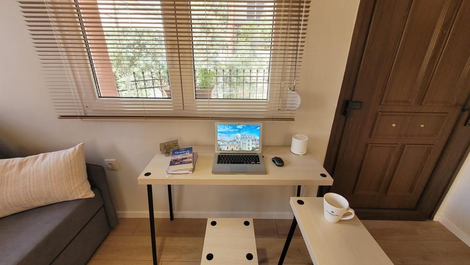 The Olive Nest - Cozy & Modern Studio Apartment in Kavala