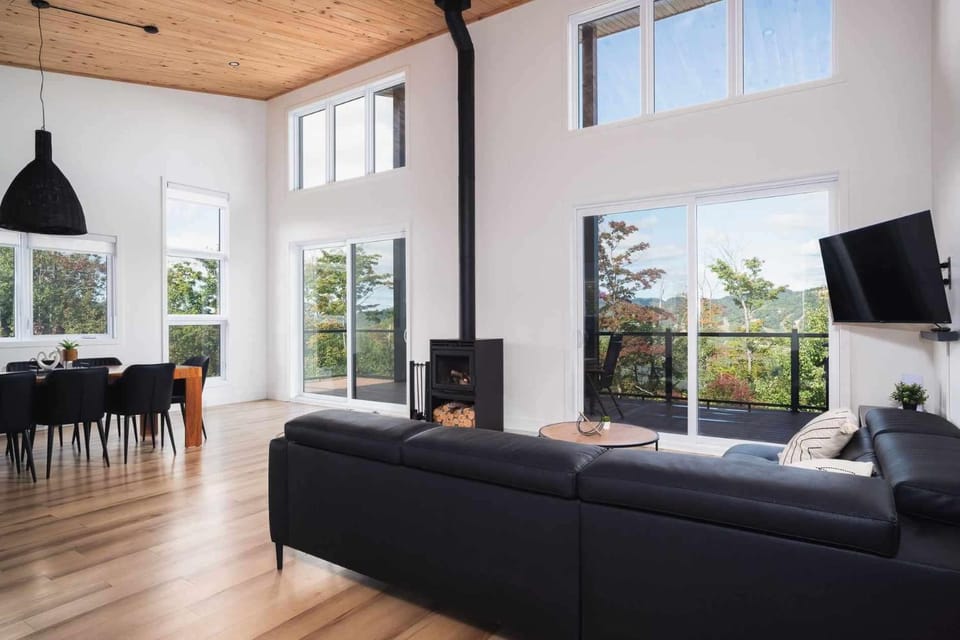 Spa and Mountain - Vazy-Mollo Chalet in Quebec
