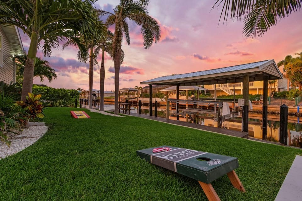 Enchanting Retreat - Pine Island Paradise - Roelens House in St James City