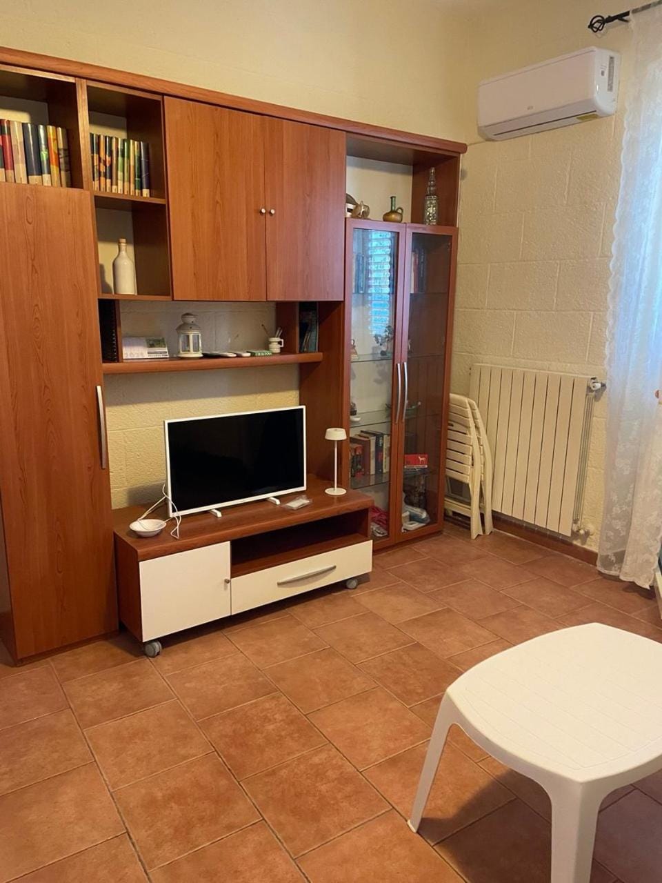 Library, TV and multimedia, Living room, pet friendly, air conditioner