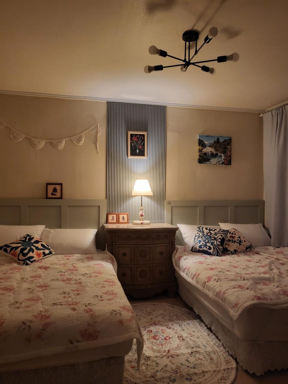 Gwangalli Beach 3min Cozy Attic House Bed and Breakfast in Busan