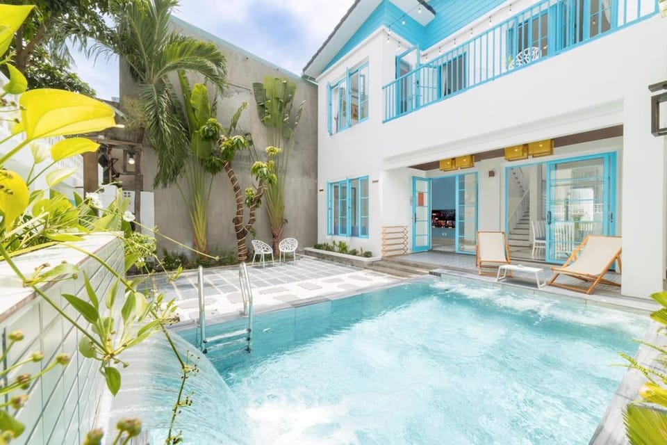Property building, Swimming pool