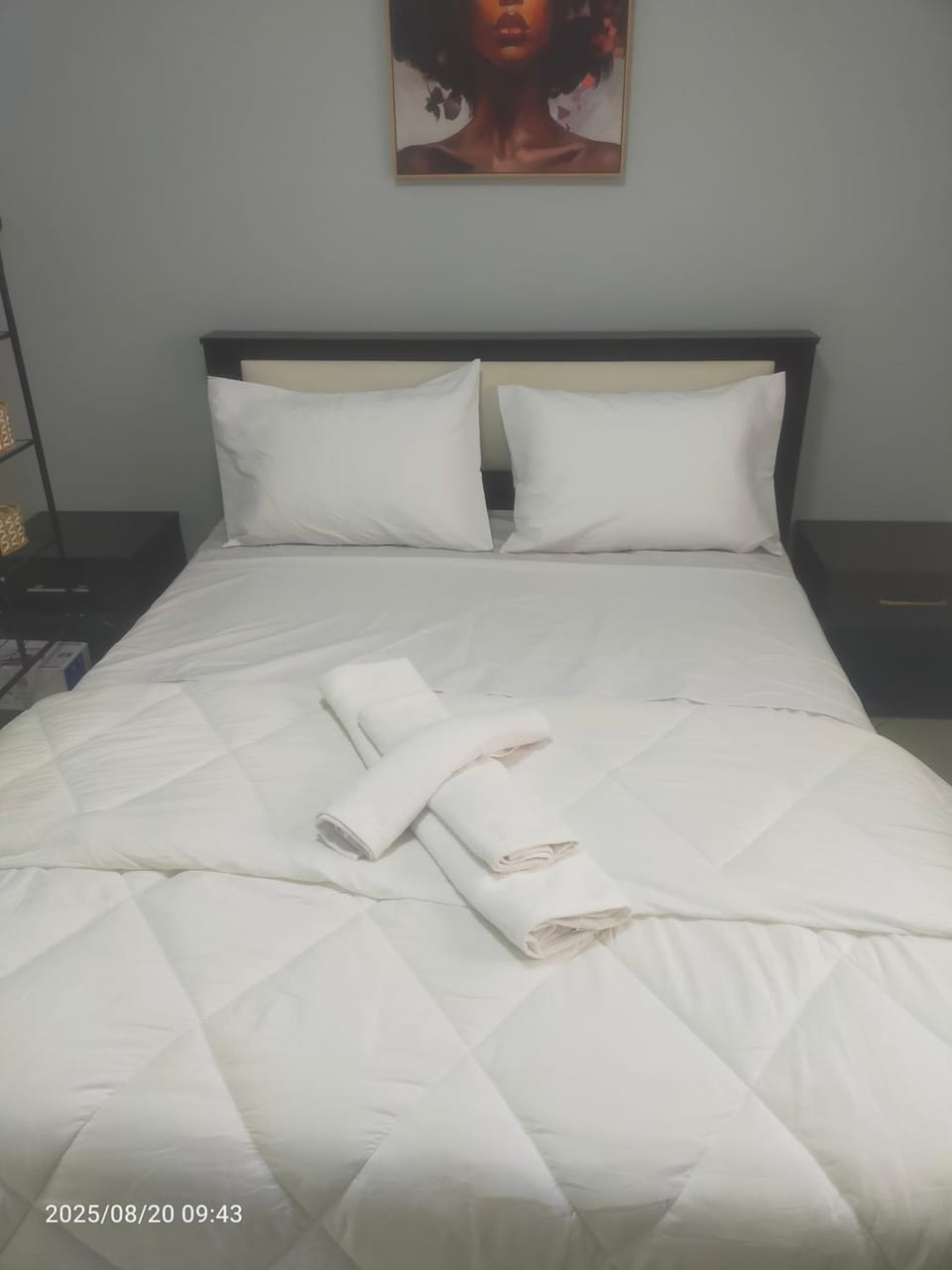 Bed, Photo of the whole room, Bedroom, towels