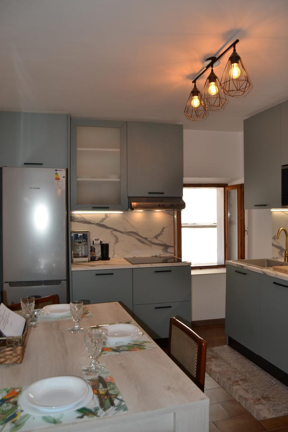 Kitchen or kitchenette, Dining area, stove