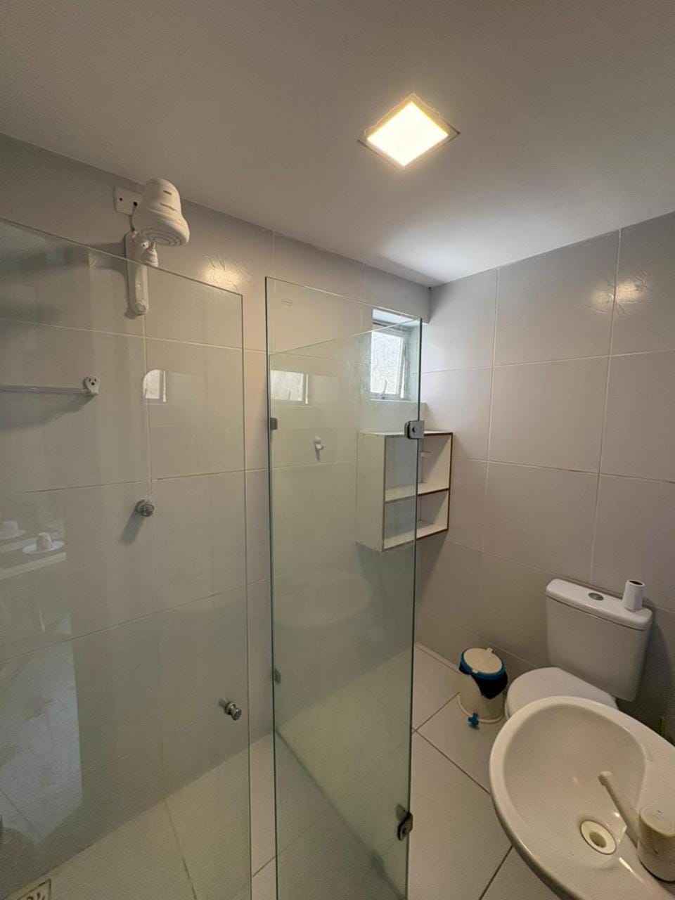 Shower, Toilet