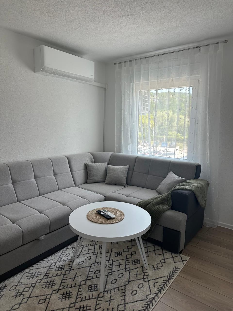 Living room, air conditioner