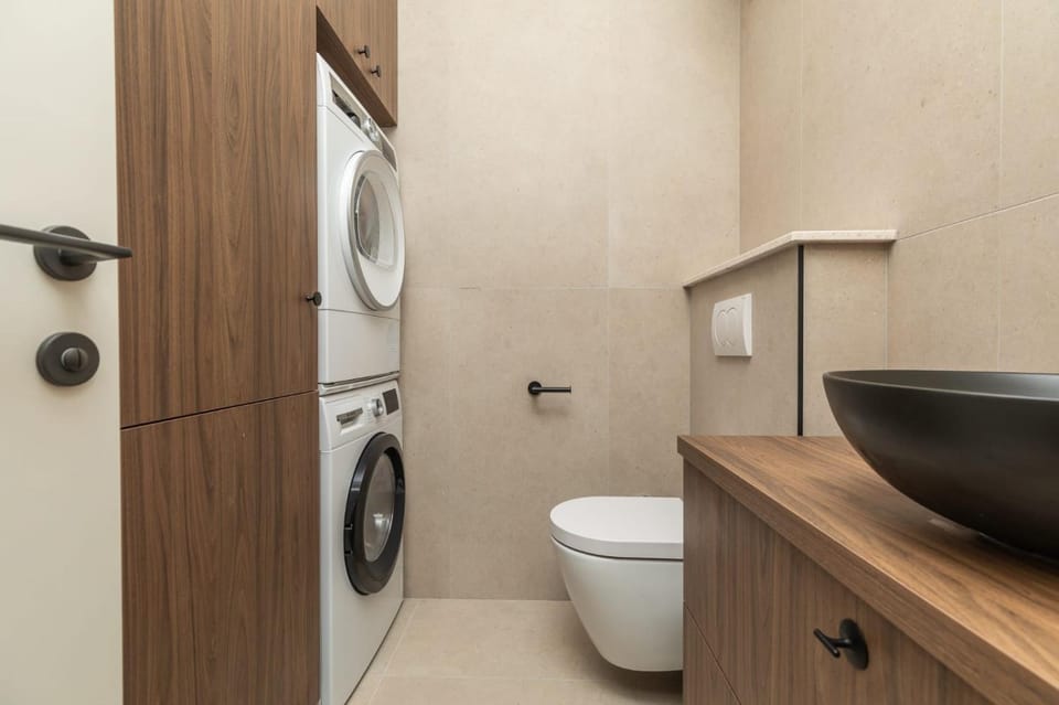 Toilet, Bathroom, washing machine, dryer