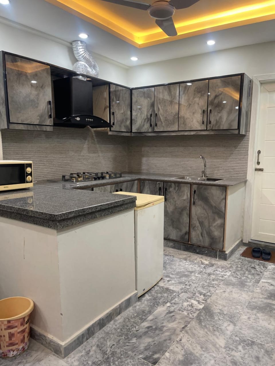 sheen guest rooms Apartment in Islamabad