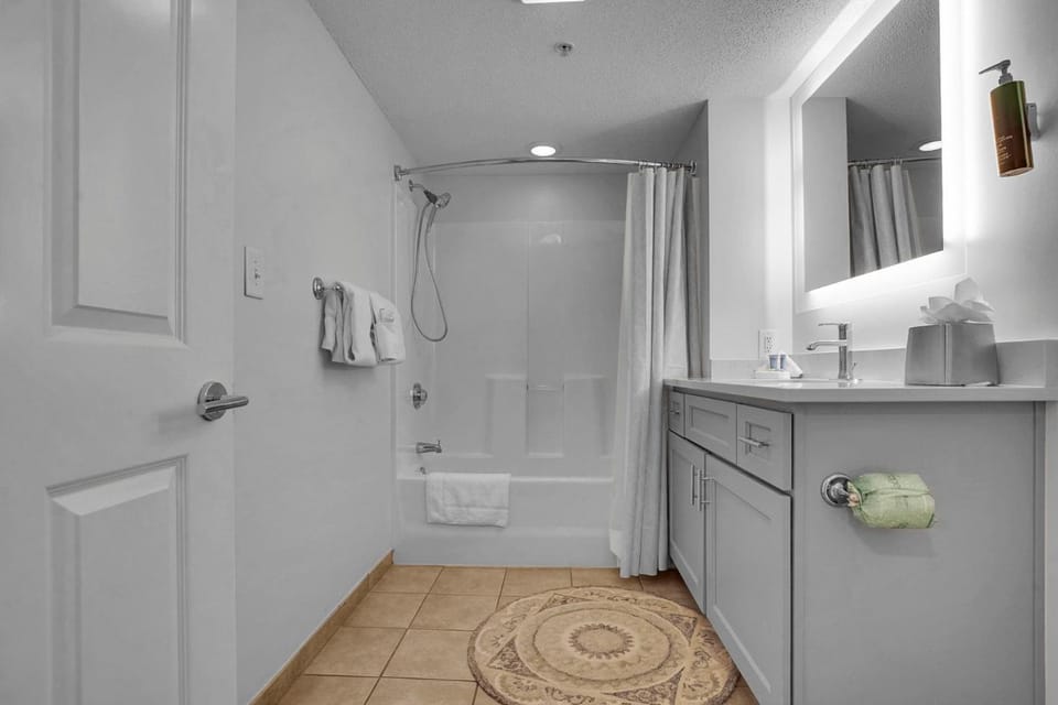 Shower, Bathroom, Bath, towels