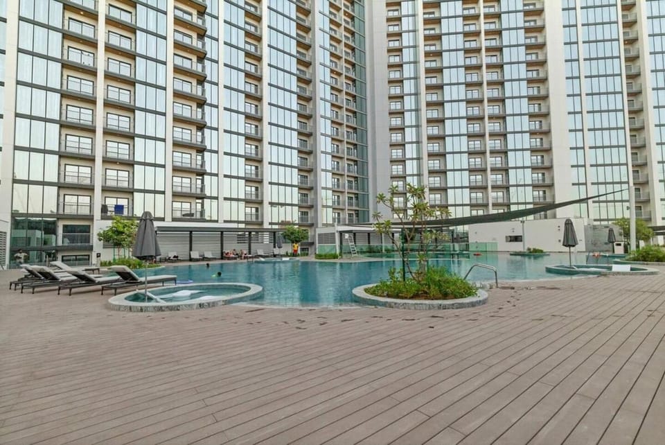 Lux - 2BR - Spacious - Burj Khalifa View - New Bld Apartment in Dubai