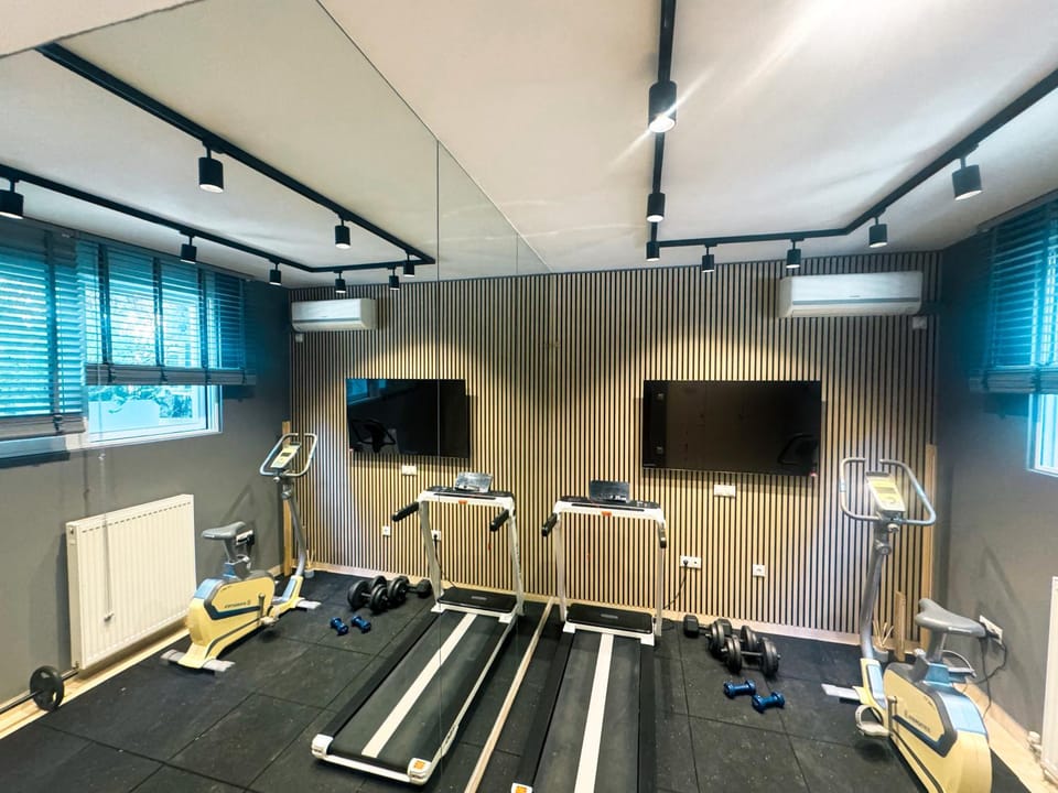 TV and multimedia, Fitness centre/facilities, Evening entertainment, air conditioner