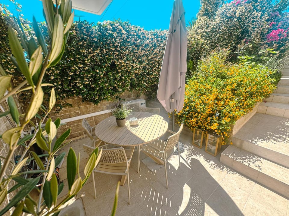 Property building, Garden
