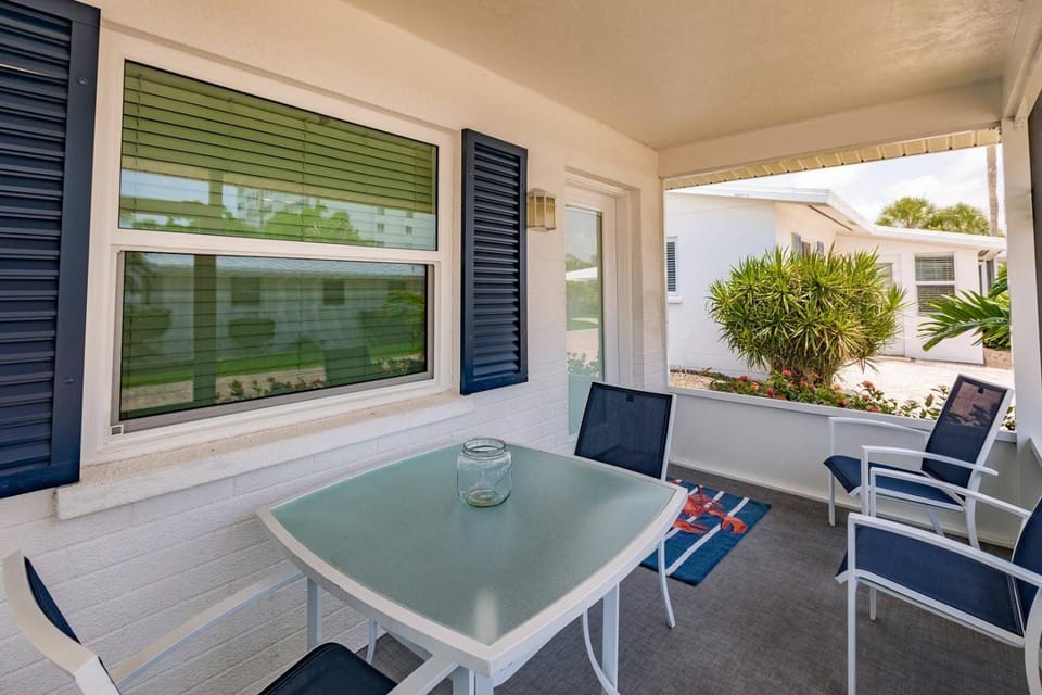 Beachside Fun & Family Comfort, Just Steps from the Sand - Aloha Kai #16 - Roelens House in Siesta Beach