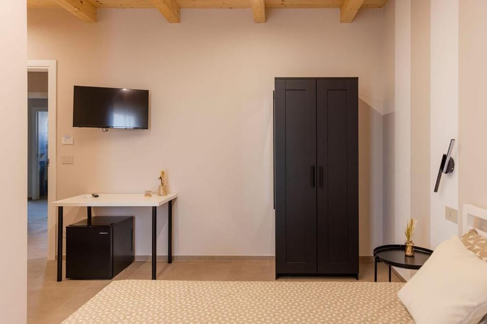 TV and multimedia, Bedroom, wardrobe