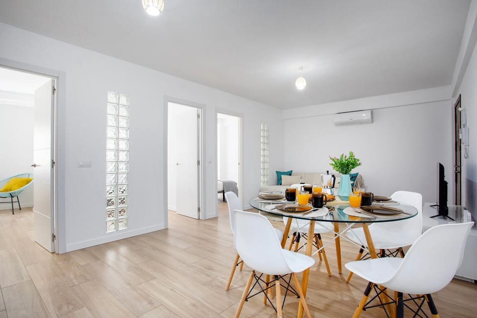 TV and multimedia, Living room, Dining area, air conditioner