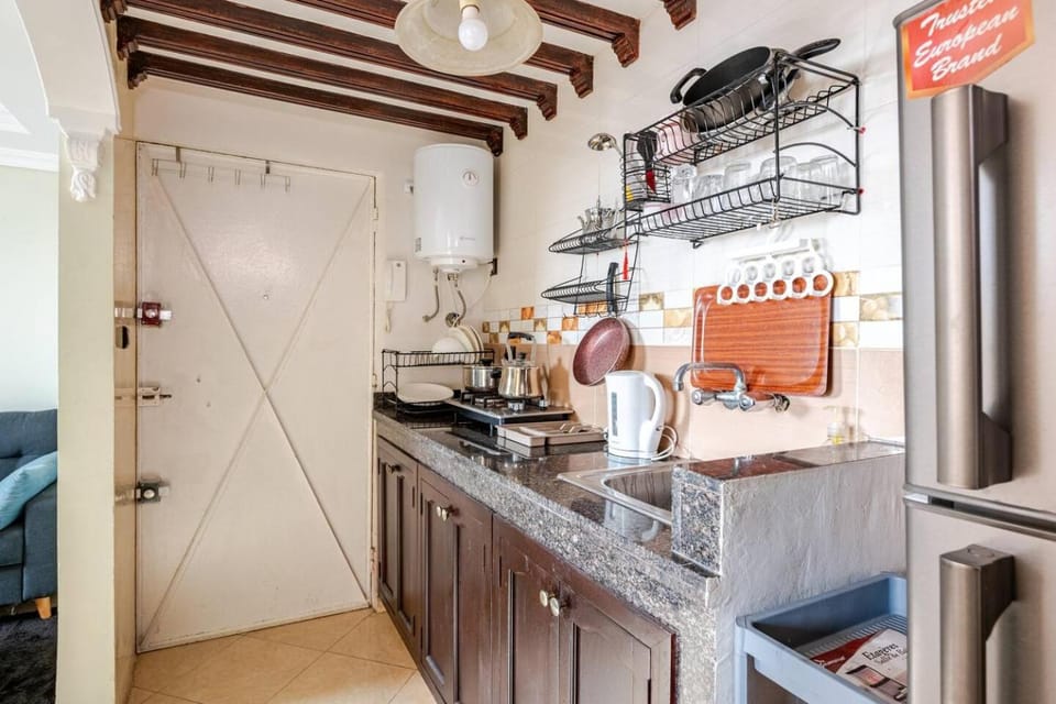 Layover Guest House - Studio Rabat City Center - 4th Floor Apartment in Rabat