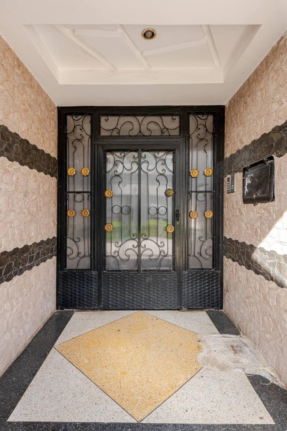 Layover Guest House - Studio Rabat City Center - 4th Floor Apartment in Rabat