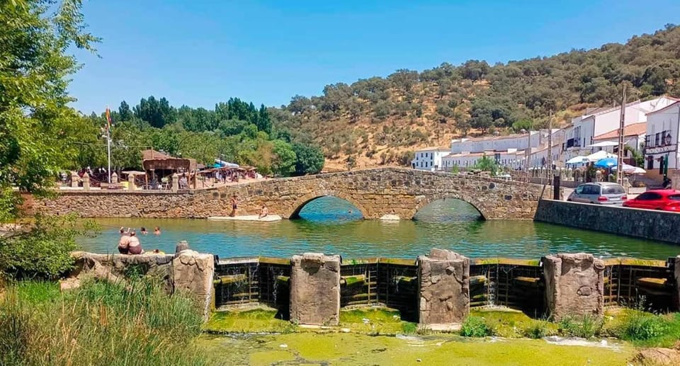 Puerta de los Castañares A Apartment in Sierra Norte de Sevilla