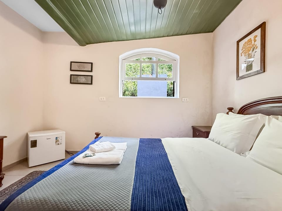 2 suítes Lareira Jacuzzi Churrasqueira Bed and Breakfast in Campos do Jordão