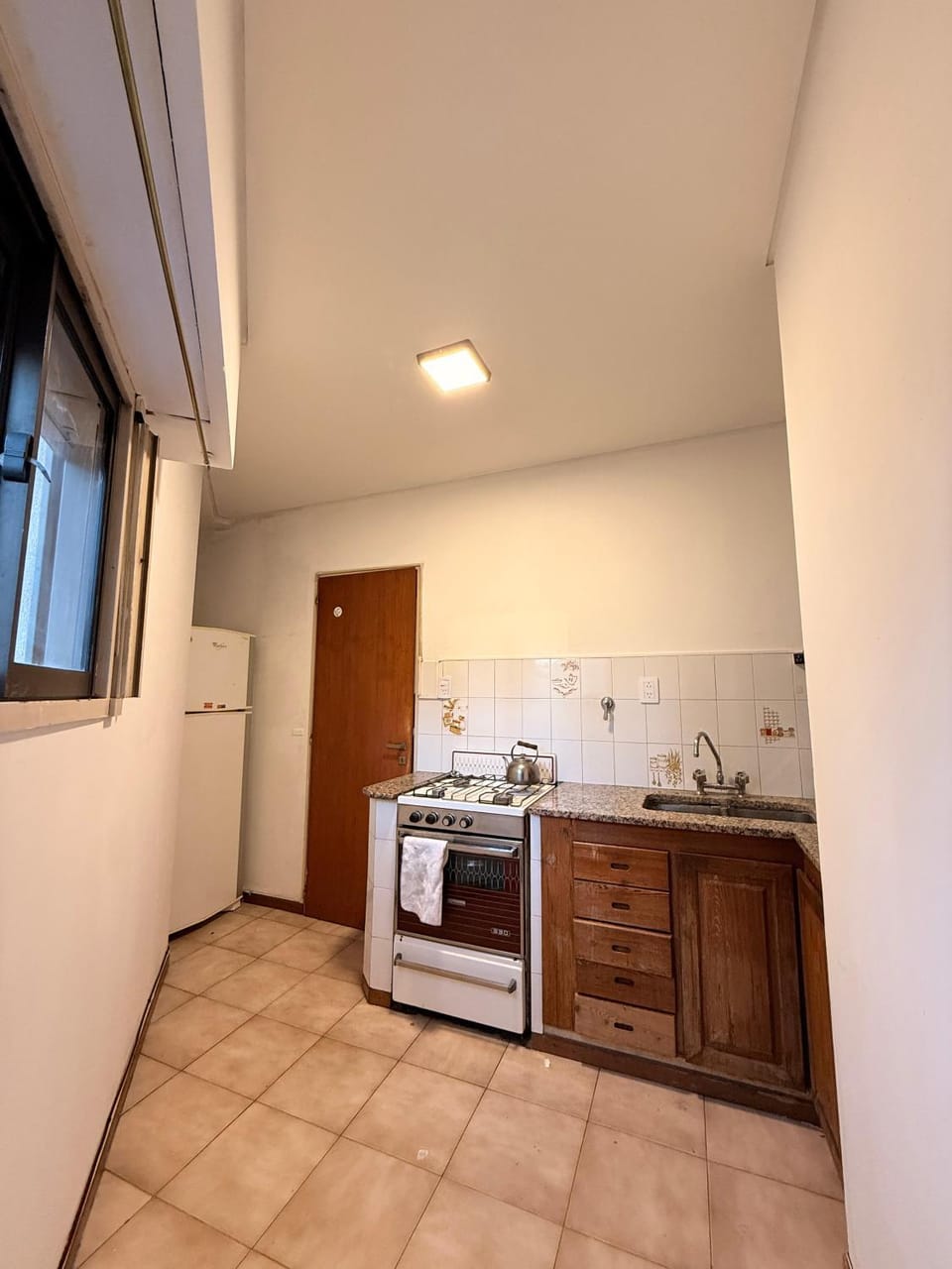 Coffee/tea facilities, Kitchen or kitchenette, microwave, oven, stove