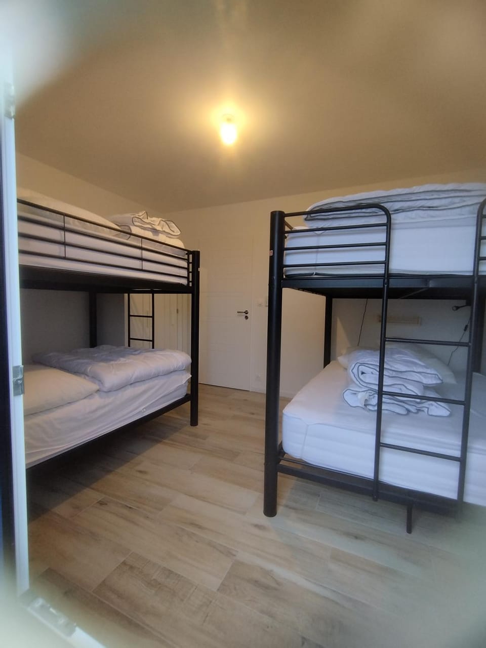 Bedroom, bunk bed