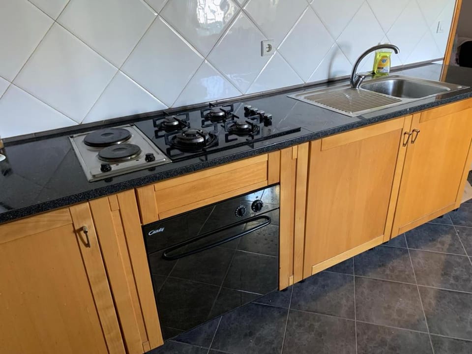 Quarto Miradouro 2 Vacation rental in Lisbon District