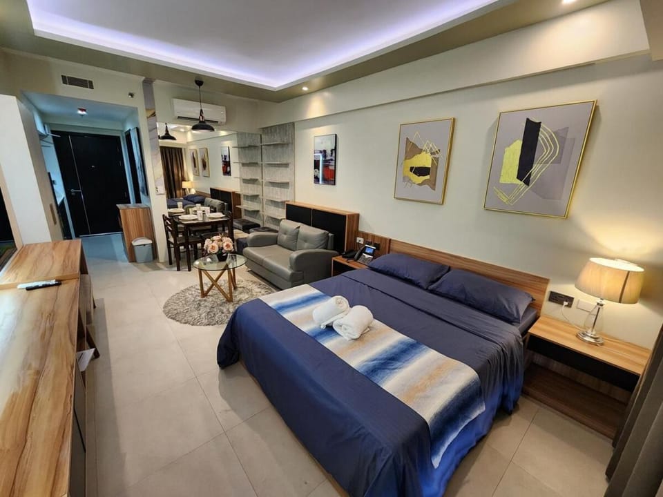 Chic Urban Escape beside Abreeza Apartment in Davao City