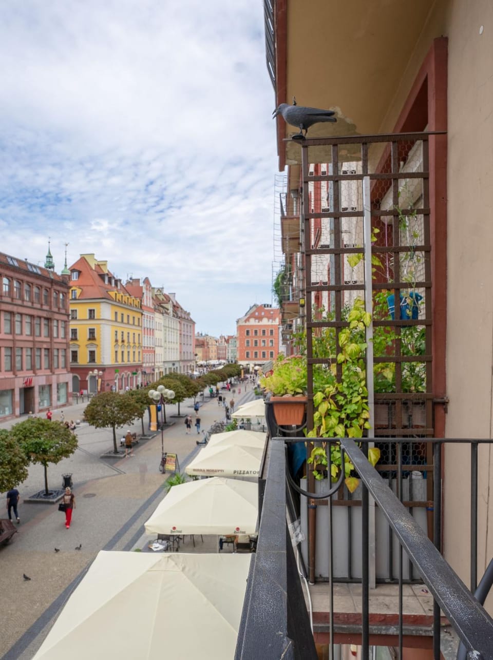 Property building, Neighbourhood, View (from property/room), Balcony/Terrace, City view, Street view