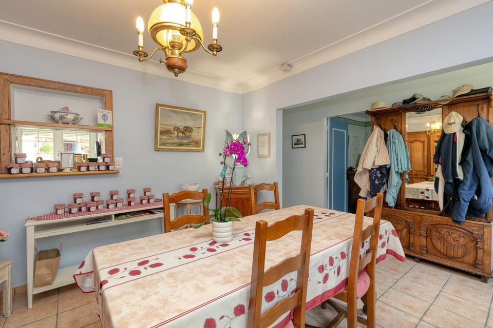 Property building, Living room