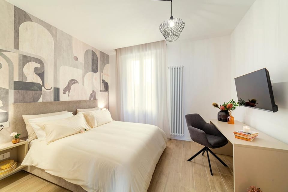 Angelic Alchemy - Historic Center Apartment in Bologna