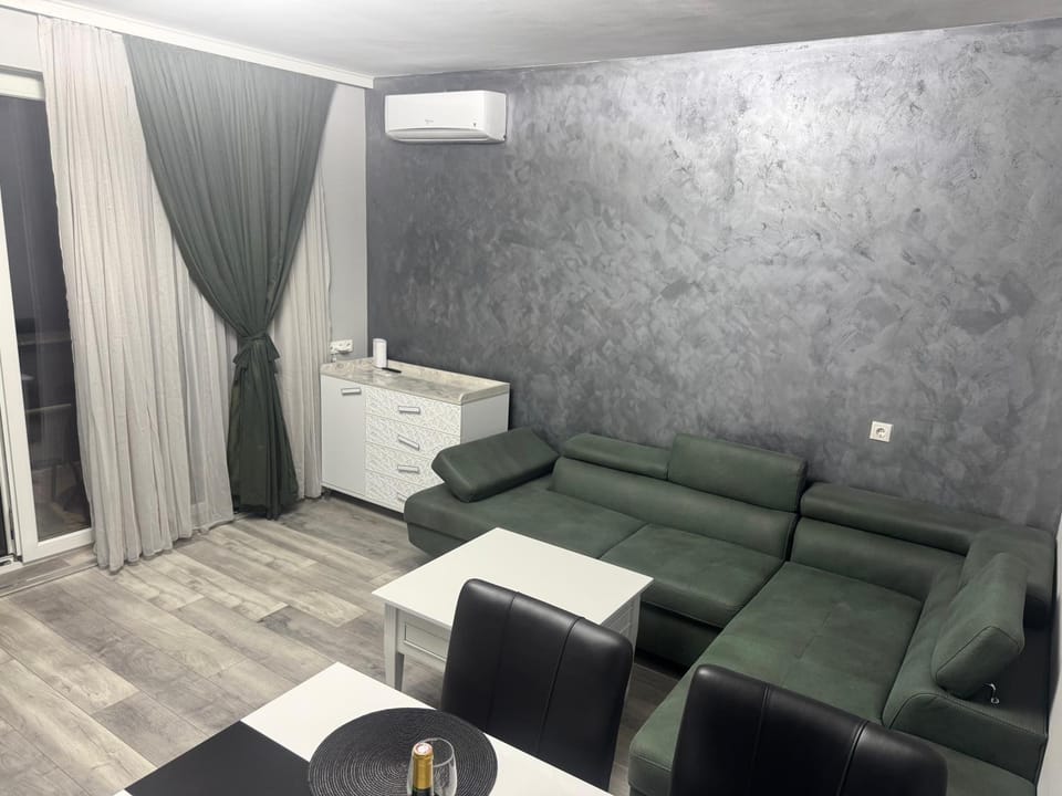 Апартамент Велкови Apartment in Burgas Province
