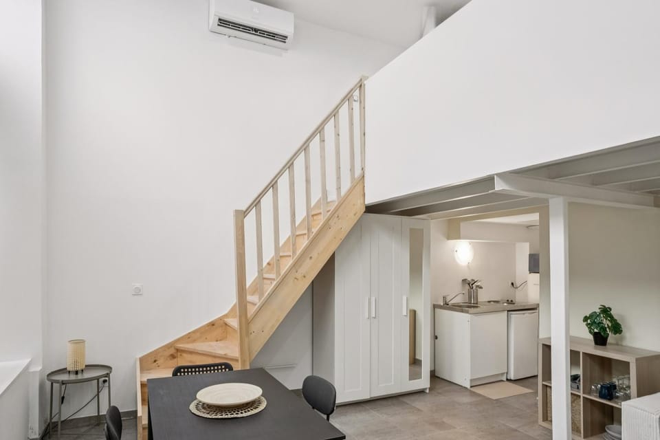 Kitchen or kitchenette, Living room, Dining area