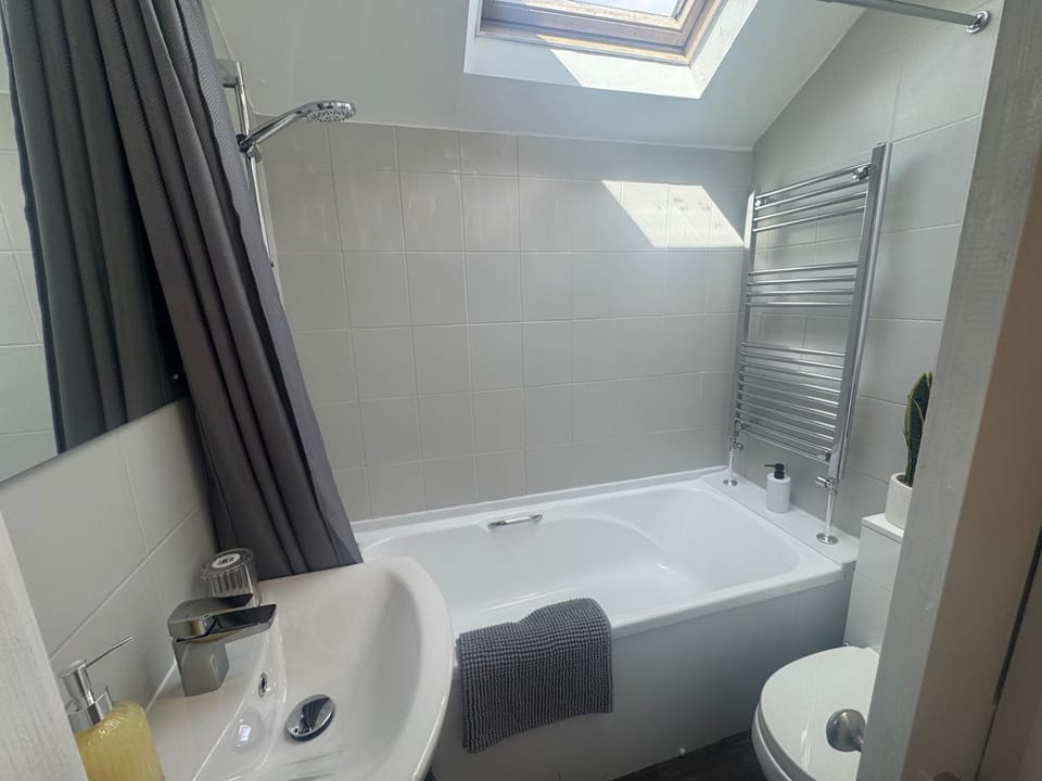 Shower, Bathroom, Bath, towels