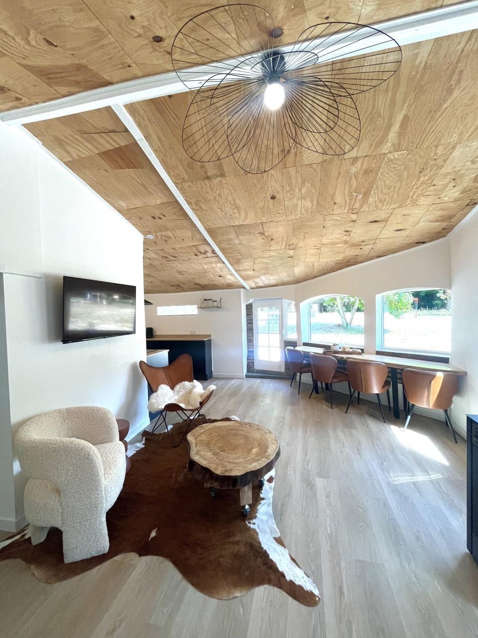 C'est une maison bleue adossée à la forêt - longue durée possible House in Nouvelle-Aquitaine