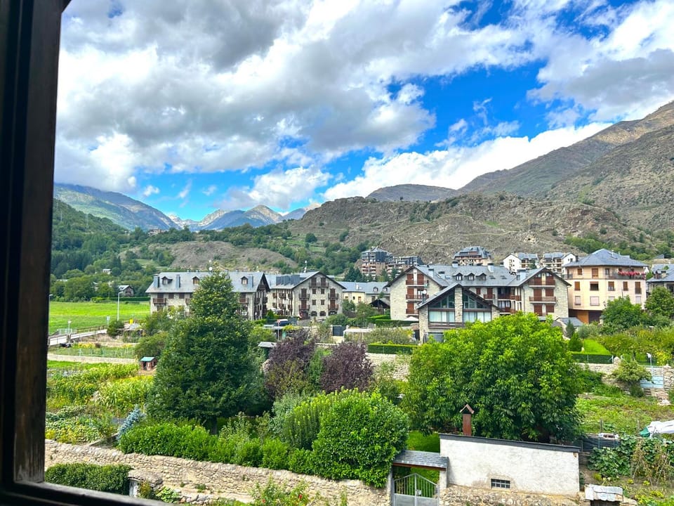 Apartament bonic i amb altell a Esterri by RURAL D'ÀNEU Apartment in Esterri d'Àneu