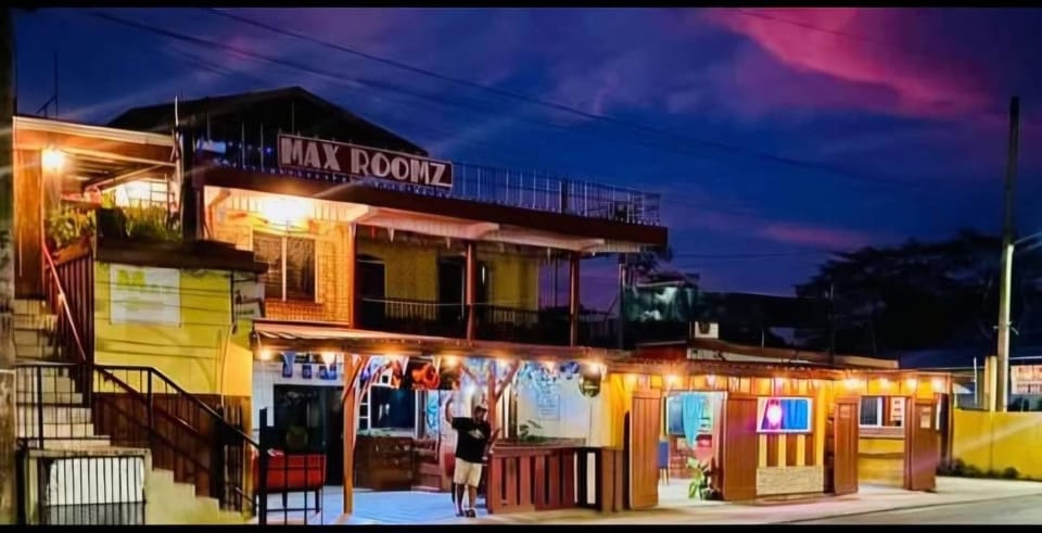 Property building, Restaurant/places to eat, Evening entertainment