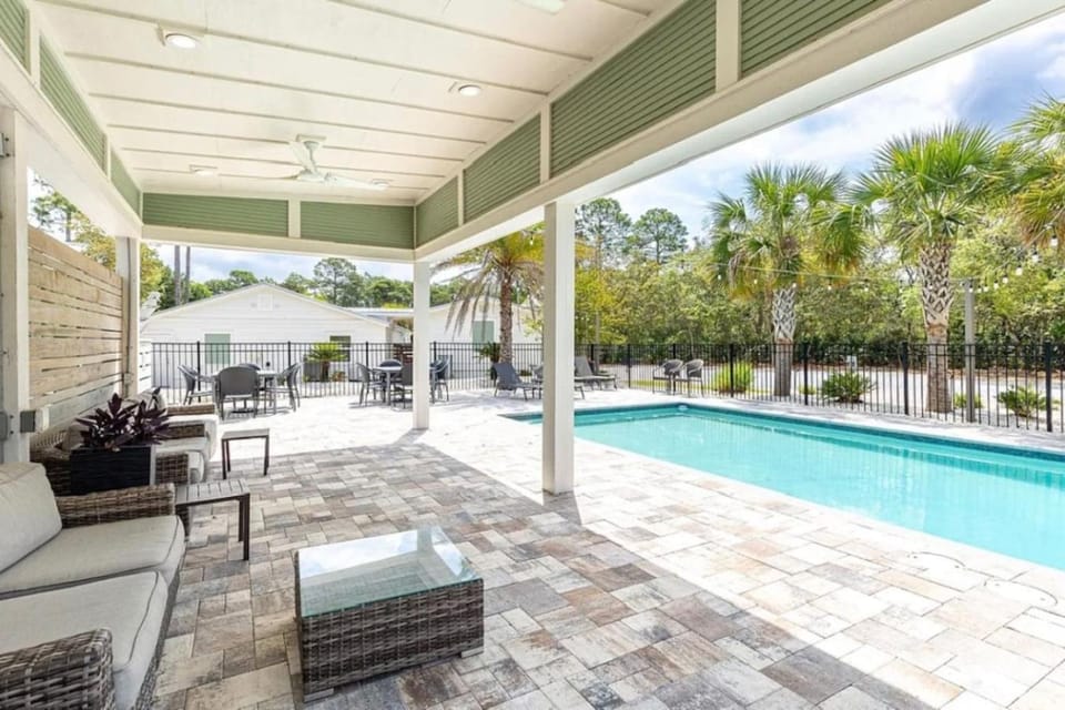 Patio, Pool view, Swimming pool