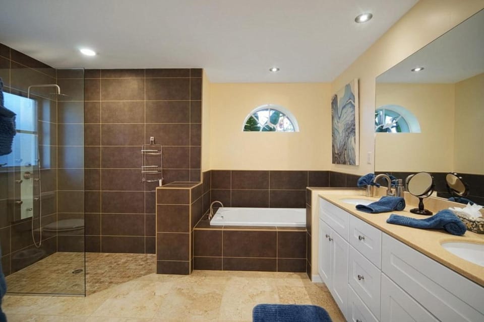 Shower, Bathroom, towels