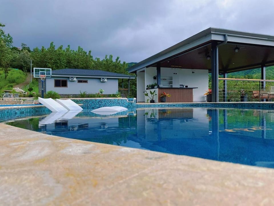 Casa Brisa house in the mountains 15 minutes from the beach House in Guanacaste Province