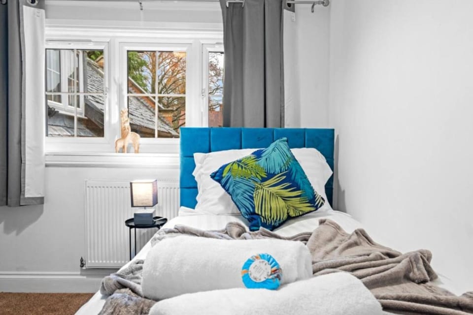 Bedroom, towels
