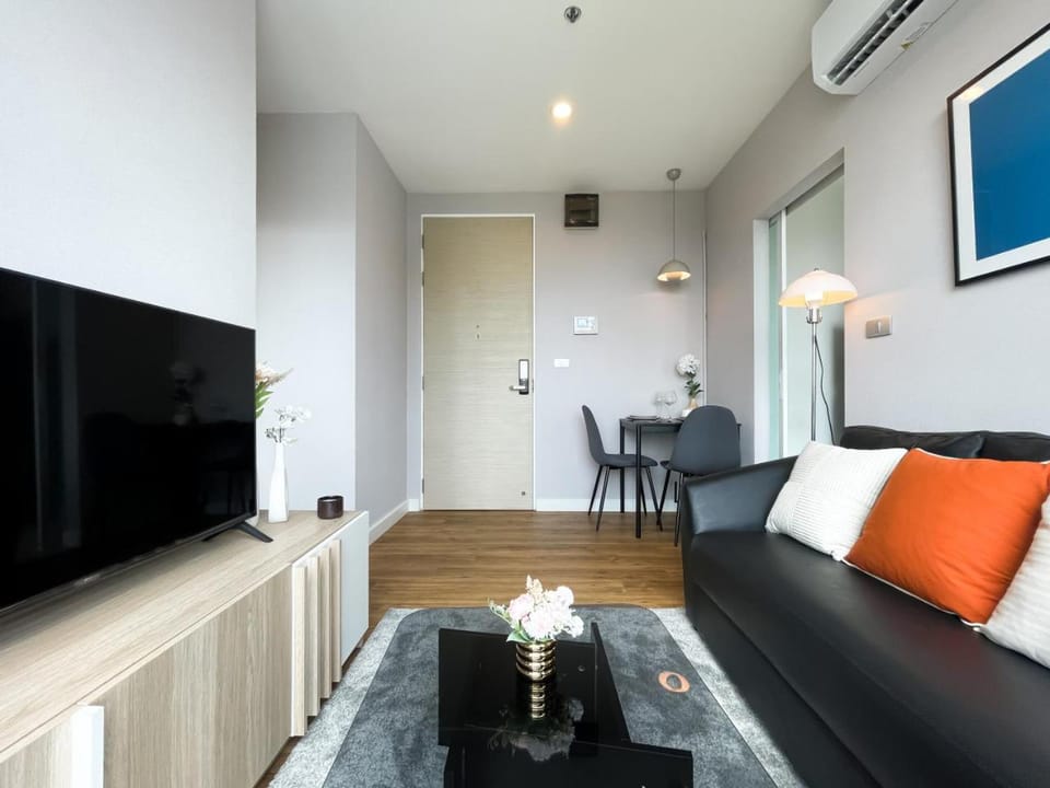 Prime Sukhumvit Stay 1 BR - Fast WiFi - BTS Udomsuk Apartment in Bangkok