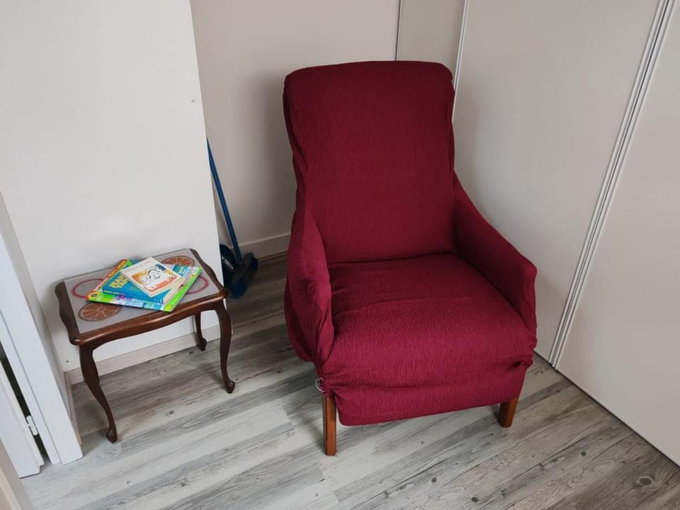Proche Bordeaux,climatisé, calme,jardin et chats Apartment in Nouvelle-Aquitaine