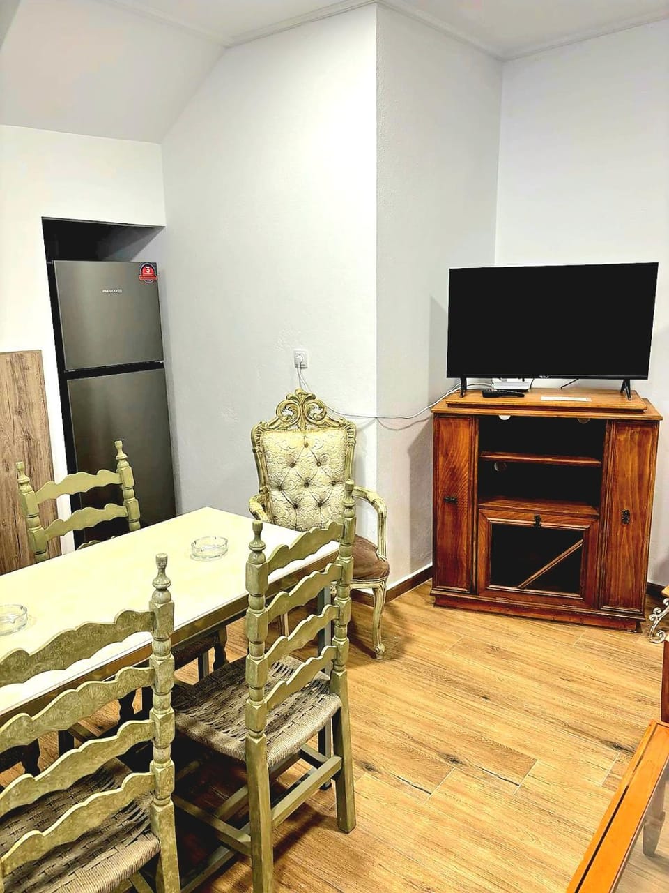 TV and multimedia, Living room, Dining area